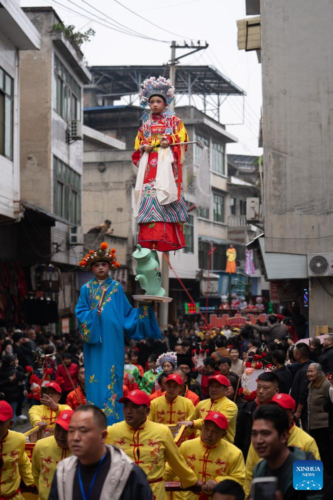 Parade featuring Daba Gaozhuang held in southwest China's Sichuan