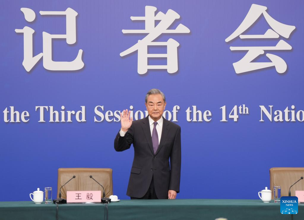 Chinese foreign minister meets press