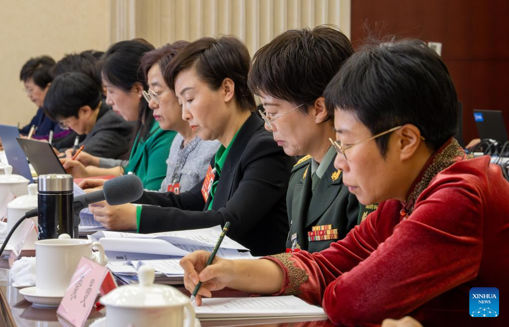 Female lawmakers, political advisors shine at China's ongoing 