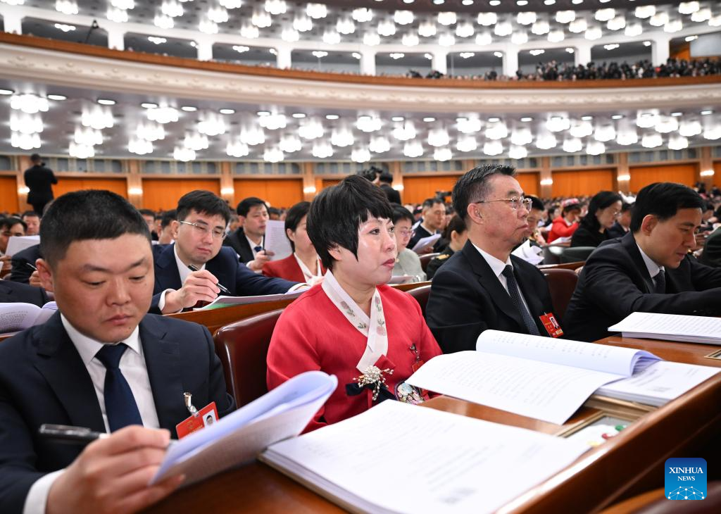 Female lawmakers, political advisors shine at China's ongoing 