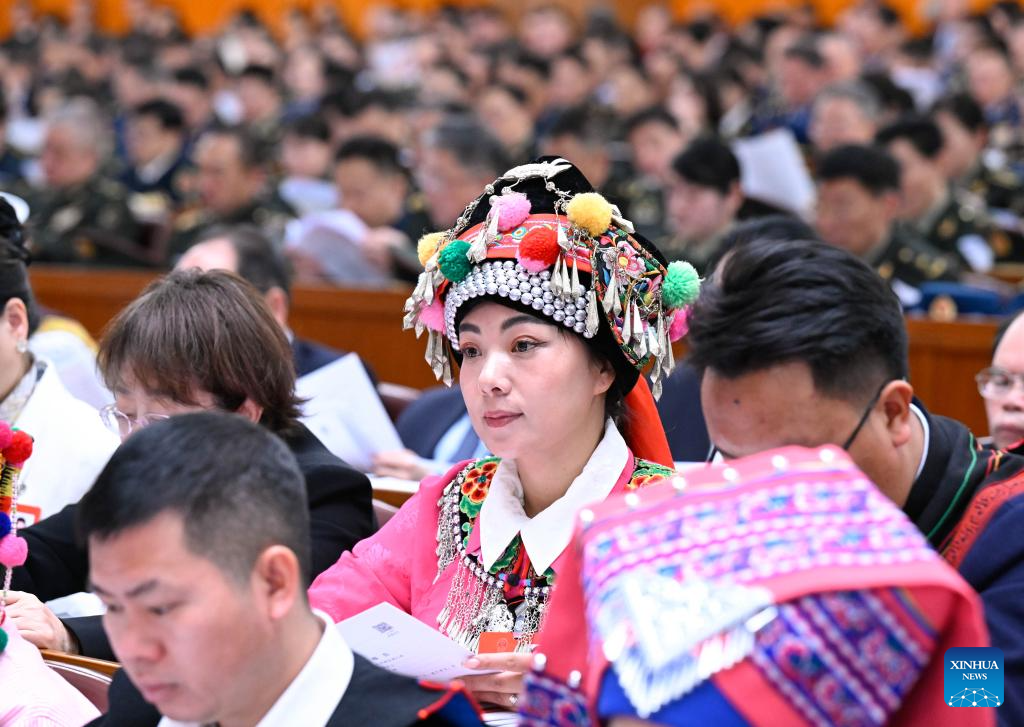 Female lawmakers, political advisors shine at China's ongoing 