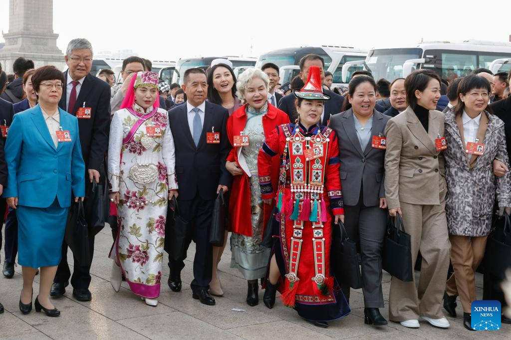 Female lawmakers, political advisors shine at China's ongoing 