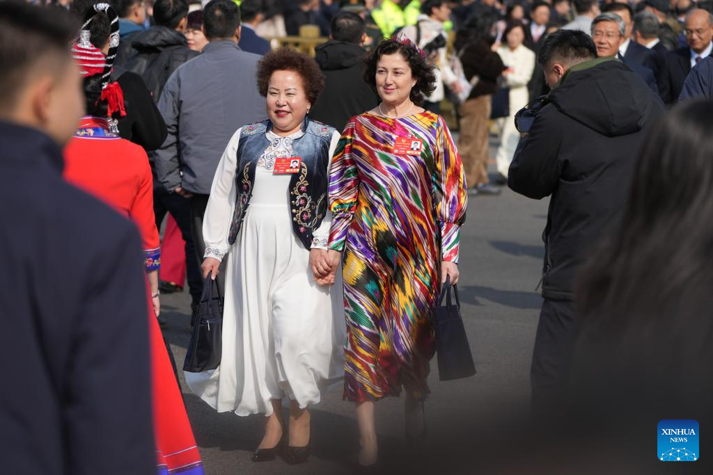 Female lawmakers, political advisors shine at China's ongoing 