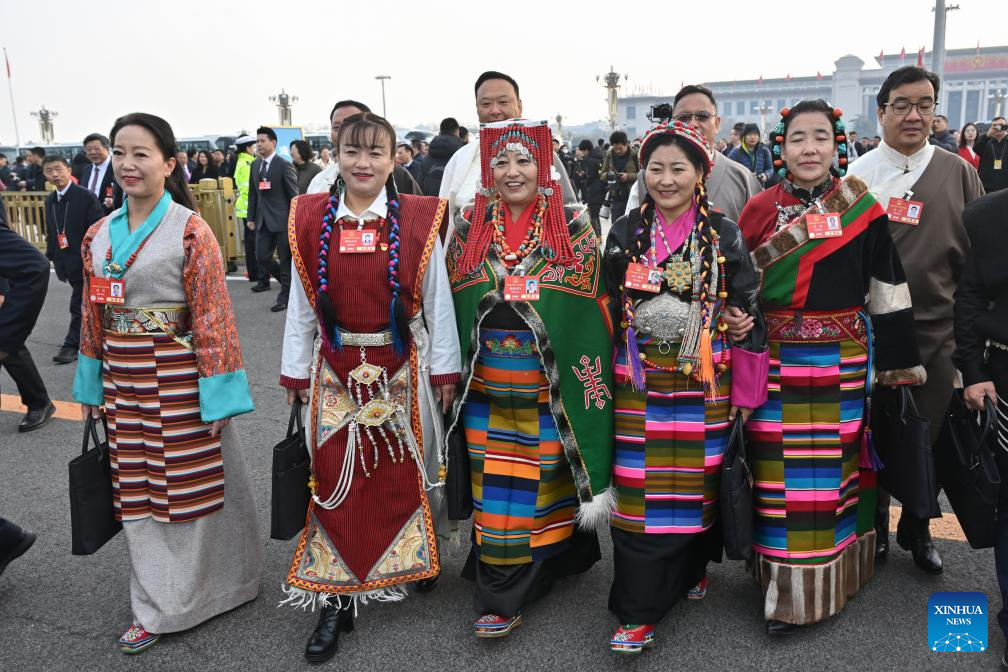 Female lawmakers, political advisors shine at China's ongoing 