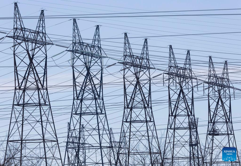 Canada's Ontario hits U.S. with 25 pct electricity tax