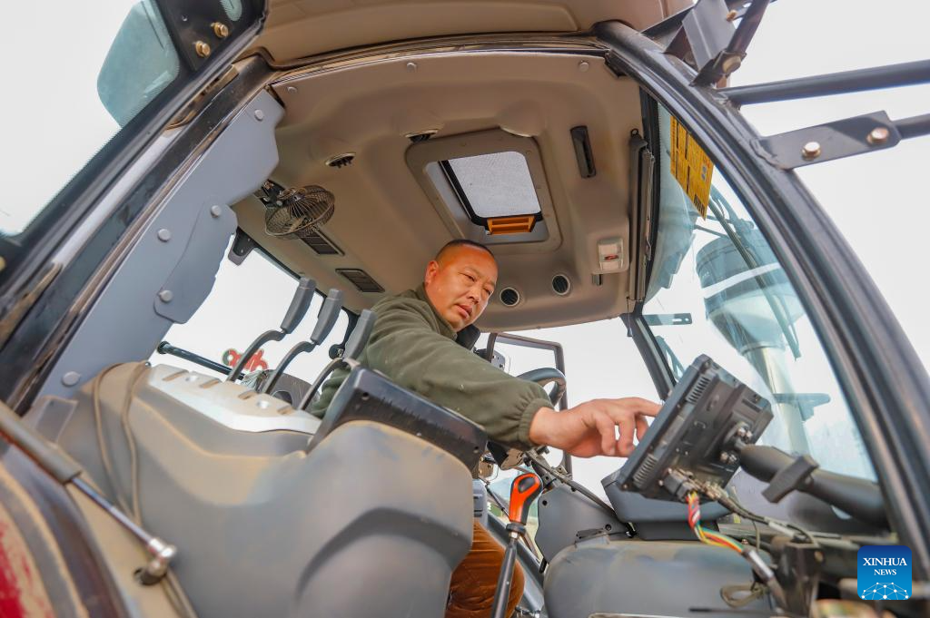 Modern technologies used during spring ploughing across China