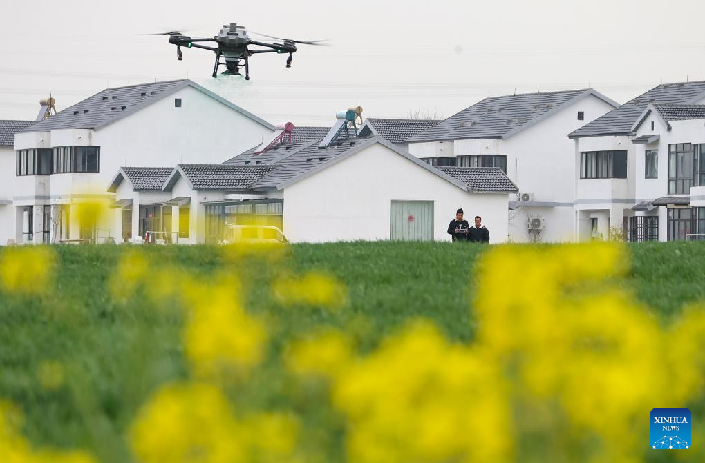 Modern technologies used during spring ploughing across China