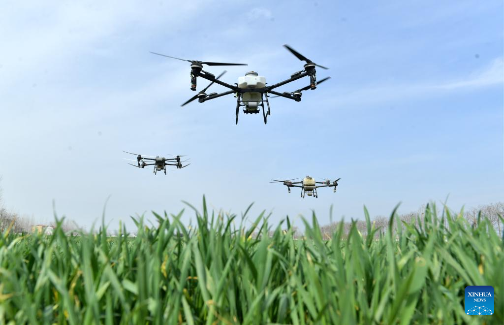 Modern technologies used during spring ploughing across China