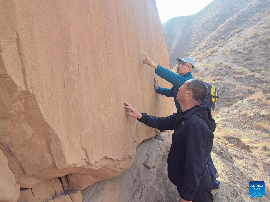 Ancient rock paintings found in northwest China