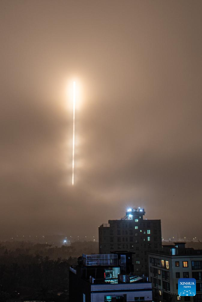 China launches internet satellite group