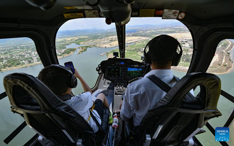 Low-altitude tourism activities become trendy among tourists in China's Hainan
