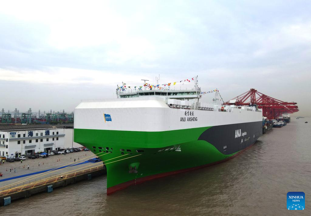 World's largest car carrier built by China sets sail