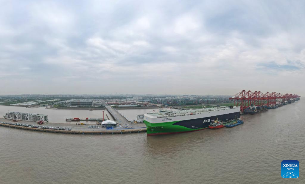World's largest car carrier built by China sets sail