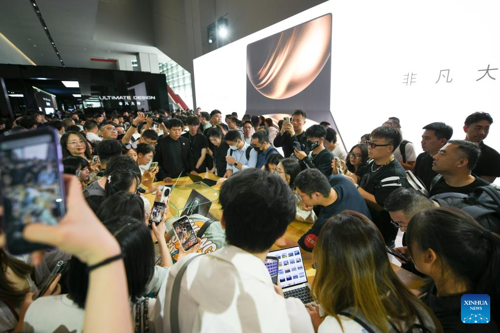 China Focus: Huawei launches PCs running self-developed operating system