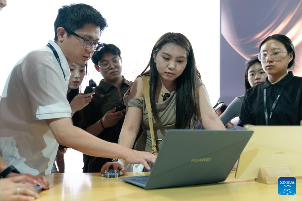 China Focus: Huawei launches PCs running self-developed operating system