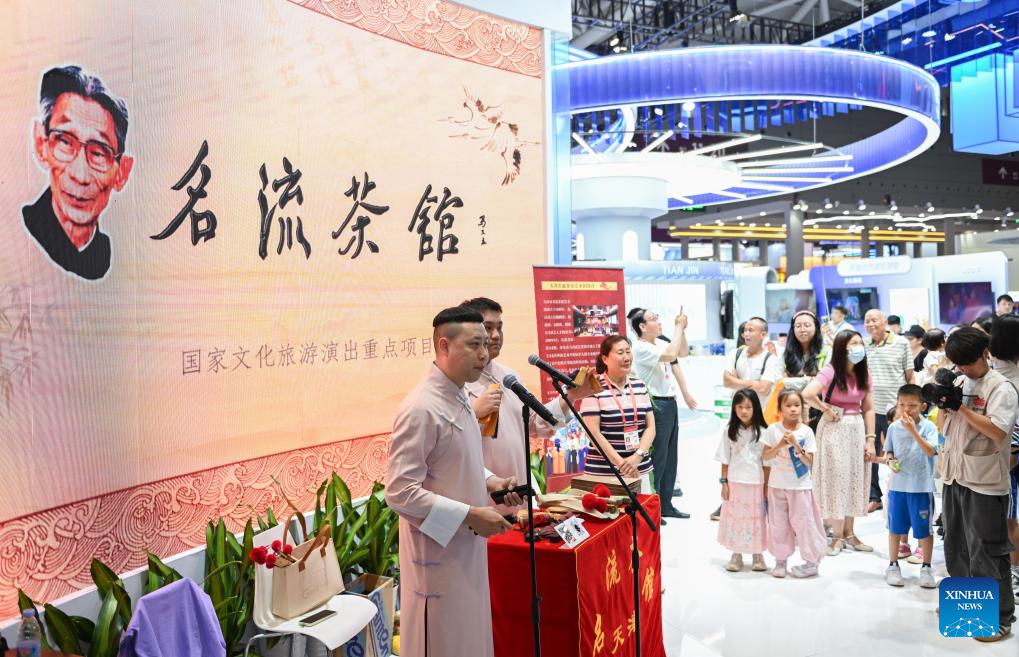 Cultural activities during China Int'l Cultural Industries Fair attract young visitors