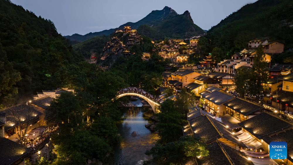 Across China: Cliffside wonders elevate tourism in east China