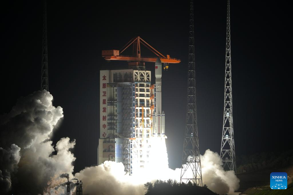 China launches internet satellite group