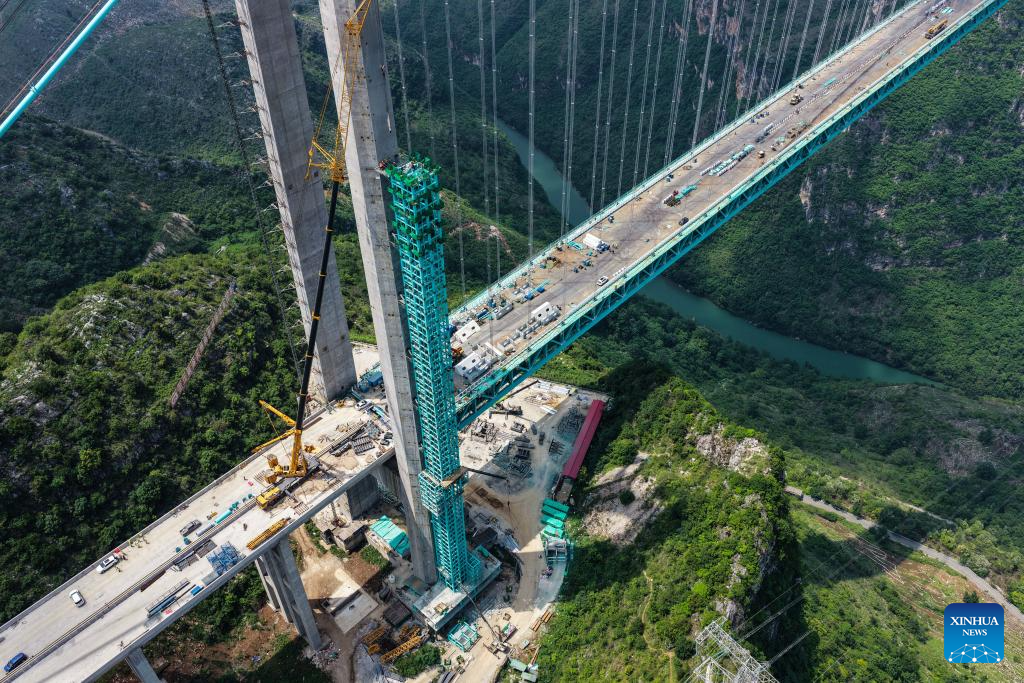 World's tallest bridge nears completion in SW China