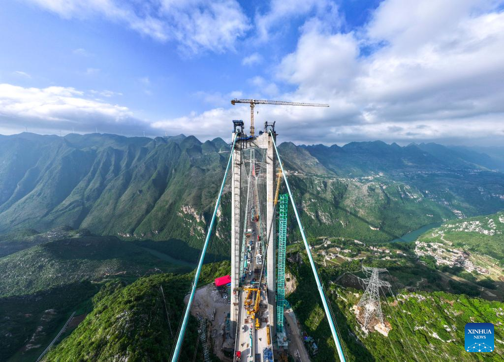 World's tallest bridge nears completion in SW China