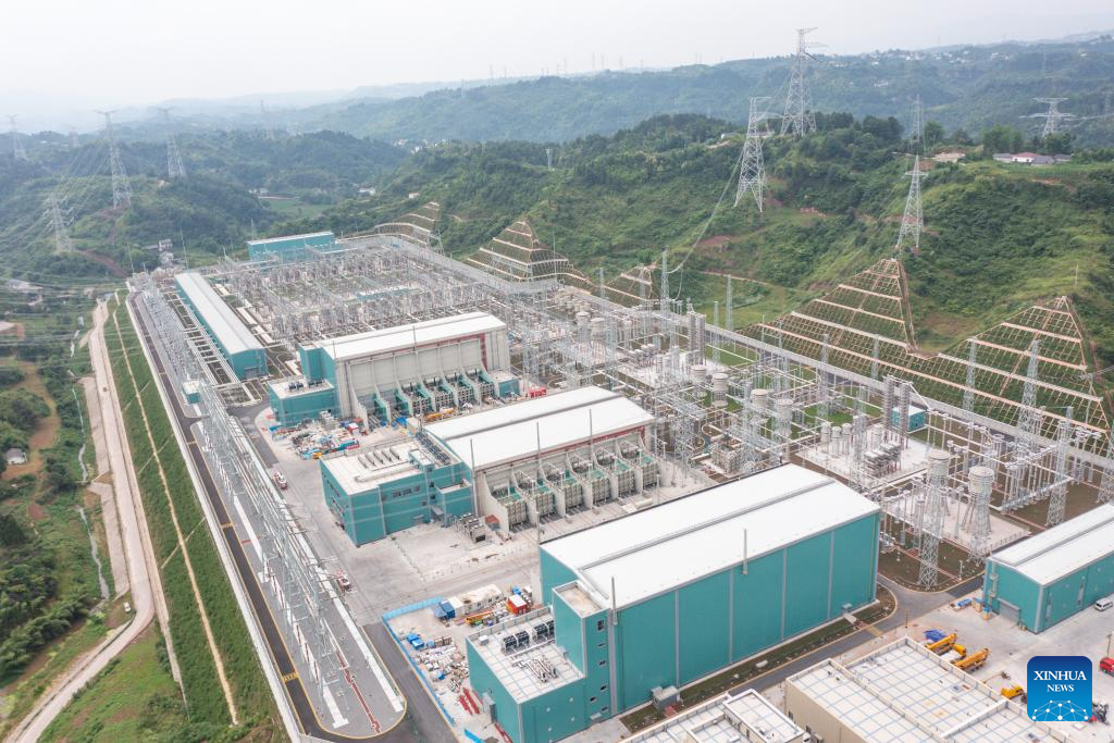 New ultra-high voltage project begins operation to deliver power from Xinjiang to Chongqing
