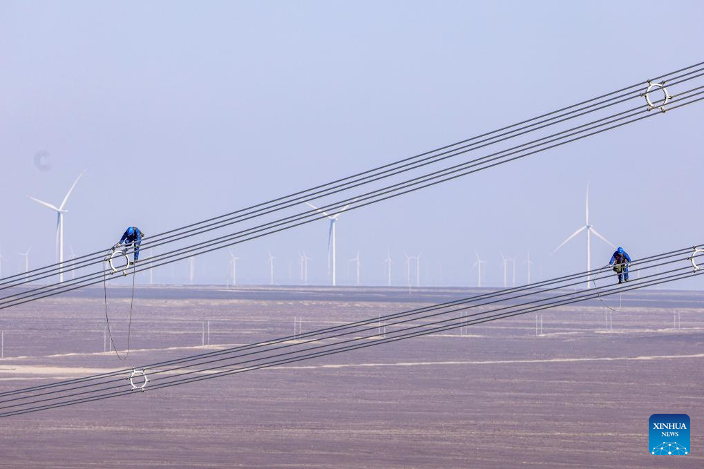 New ultra-high voltage project begins operation to deliver power from Xinjiang to Chongqing