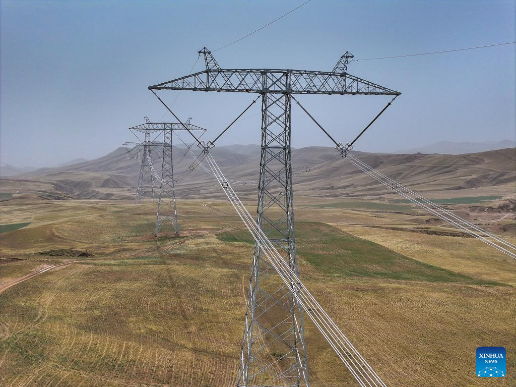 New ultra-high voltage project begins operation to deliver power from Xinjiang to Chongqing