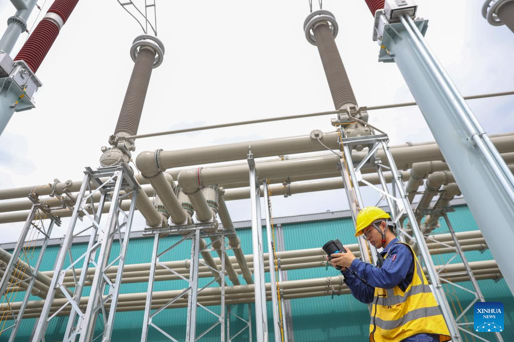 New ultra-high voltage project begins operation to deliver power from Xinjiang to Chongqing