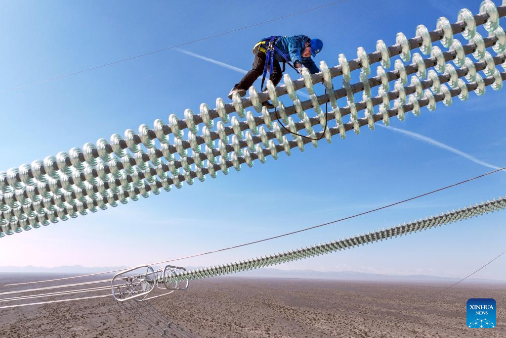 New ultra-high voltage project begins operation to deliver power from Xinjiang to Chongqing