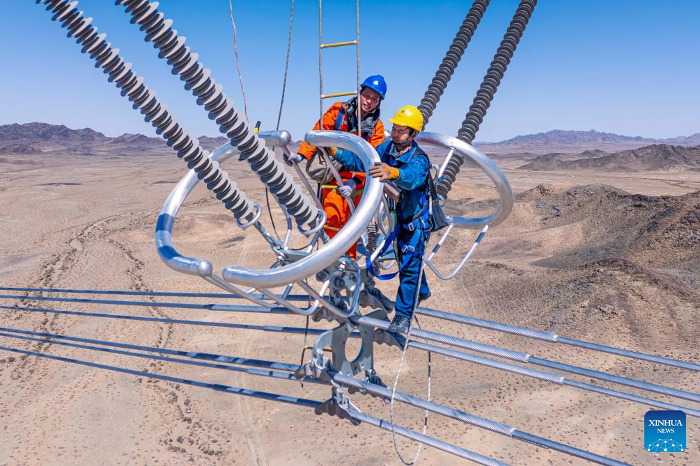 New ultra-high voltage project begins operation to deliver power from Xinjiang to Chongqing