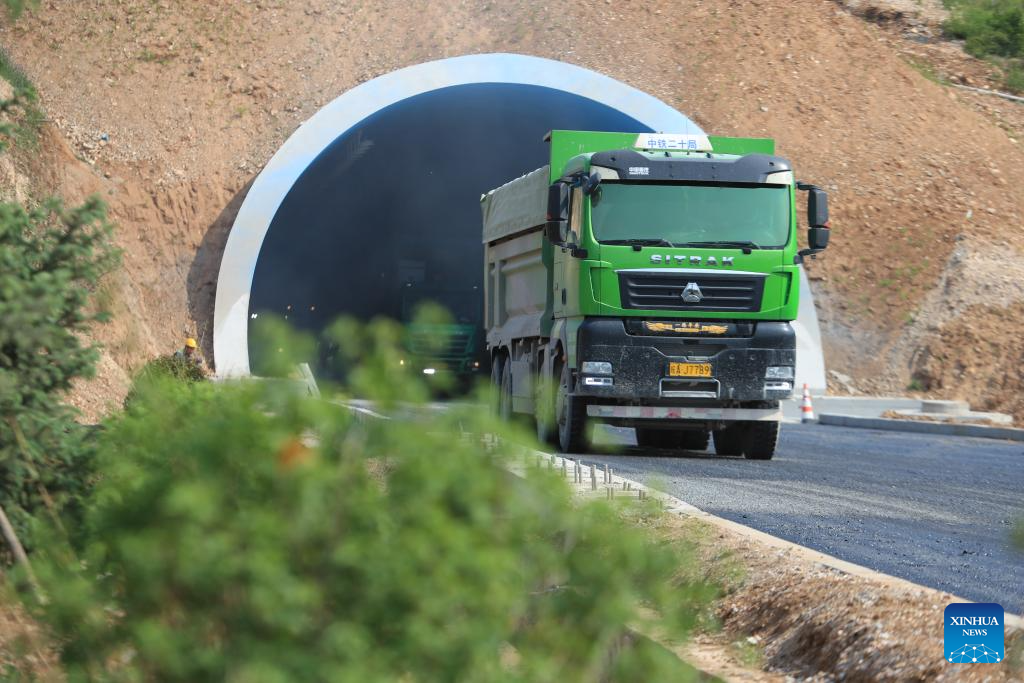 Lingyuan-Suizhong expressway under construction in China's Liaoning