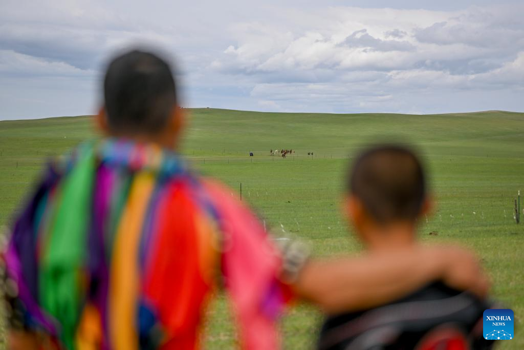Pic story of Mongolian wrestlers in China's Inner Mongolia