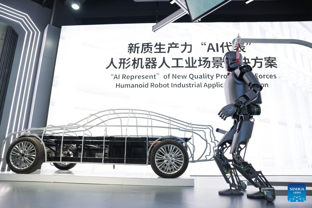 Robot-related industries boom in Beijing