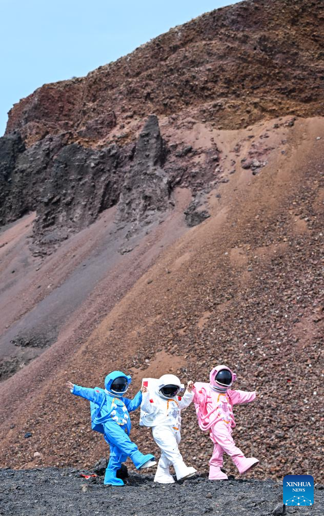 Volcano cluster in N China enters peak tourist season