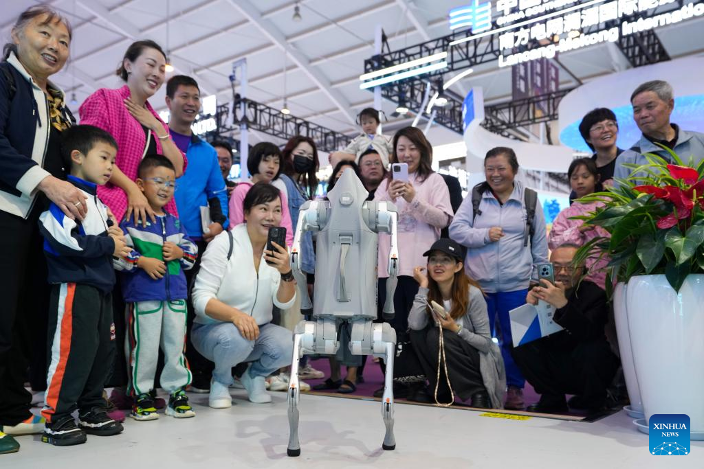 High-tech exhibits displayed at 9th China-South Asia Expo in Kunming