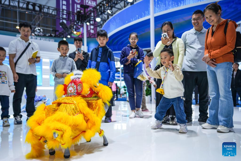 High-tech exhibits displayed at 9th China-South Asia Expo in Kunming
