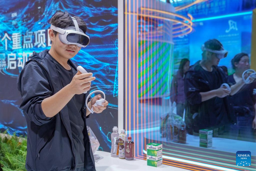 High-tech exhibits displayed at 9th China-South Asia Expo in Kunming