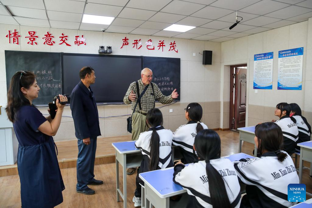 Dutch scholar delves deep into world of Chinese folk songs