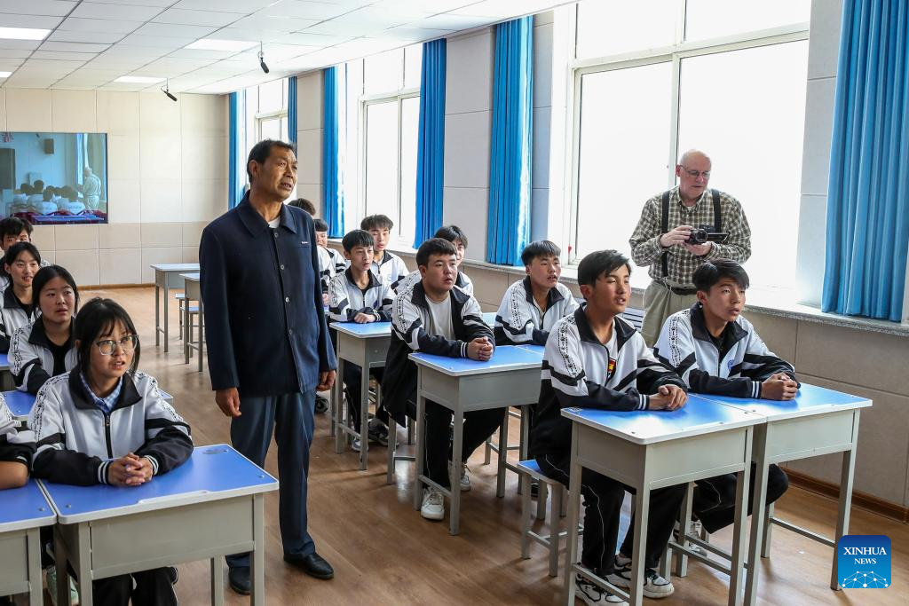 Dutch scholar delves deep into world of Chinese folk songs