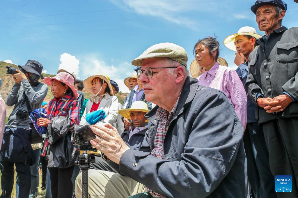 Dutch scholar delves deep into world of Chinese folk songs