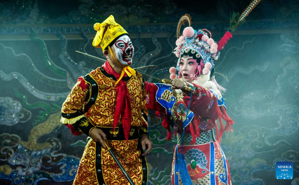 Chinese opera performed in central Vietnam