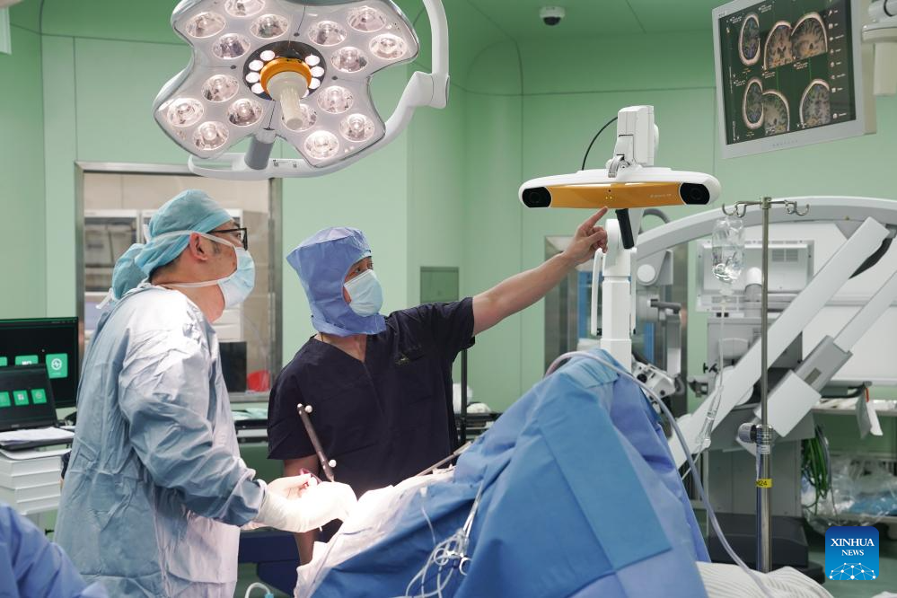 China Focus: Chinese research team launches clinical trial for invasive brain-computer interface