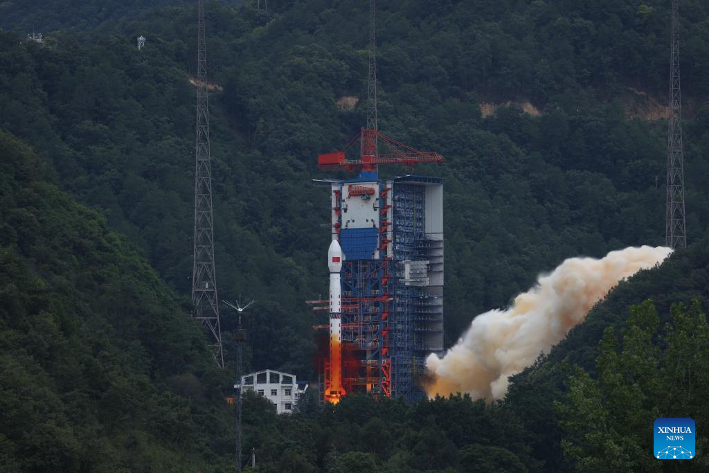 China successfully launches new test satellite