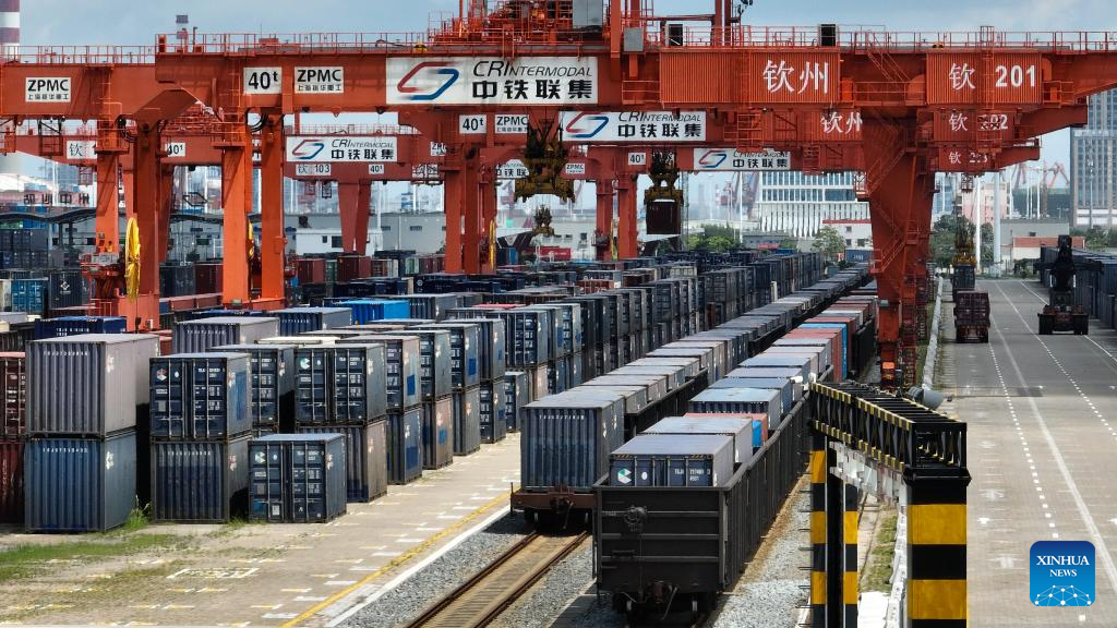China's landmark trade corridor cargo volume jumps 76.9 pct in H1