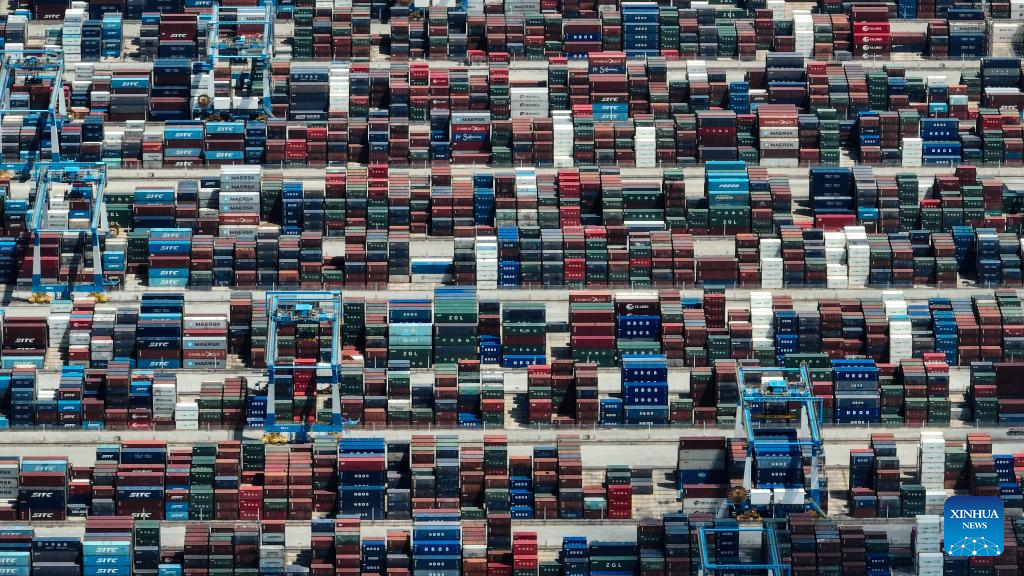 China's landmark trade corridor cargo volume jumps 76.9 pct in H1