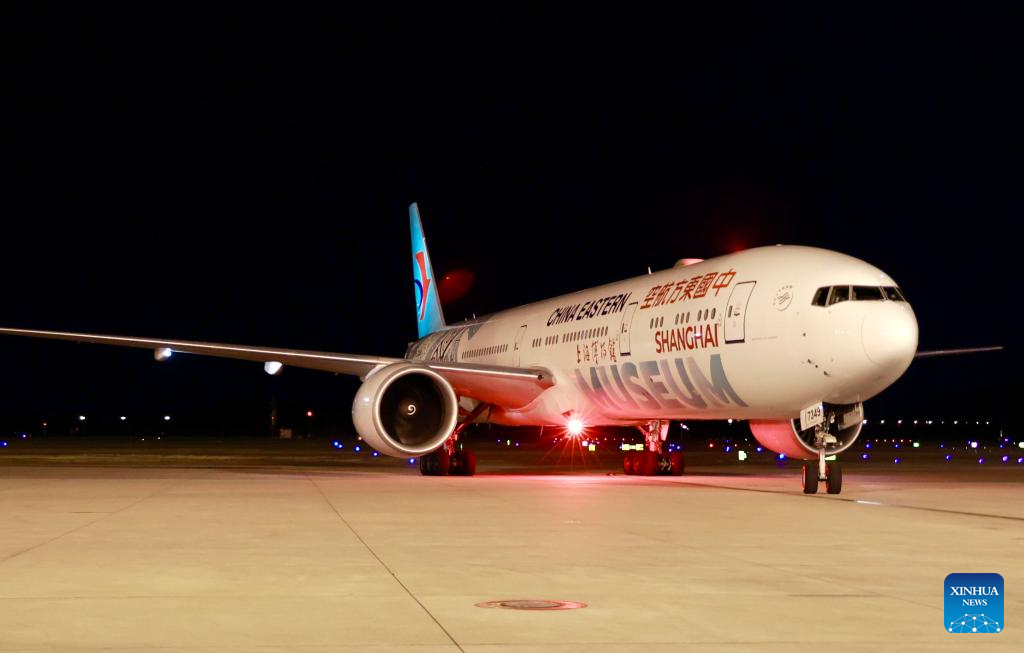 New direct air route links east China's Nanjing with Paris