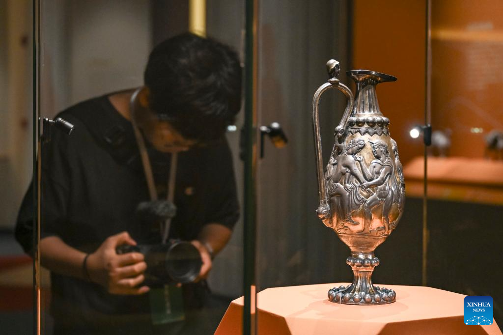 Cultural relics from Guyuan City exhibited at Shanghai Museum East