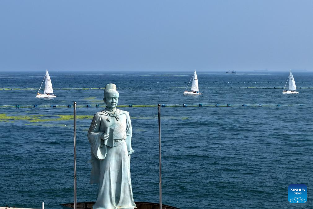 Cruising event held in Qingdao to celebrate 20th anniv. of establishment of Maritime Day of China