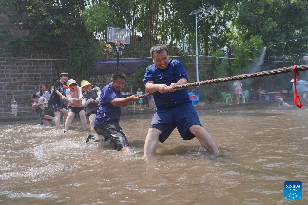 Heatwaves during summer vacation boost cooling economy across China