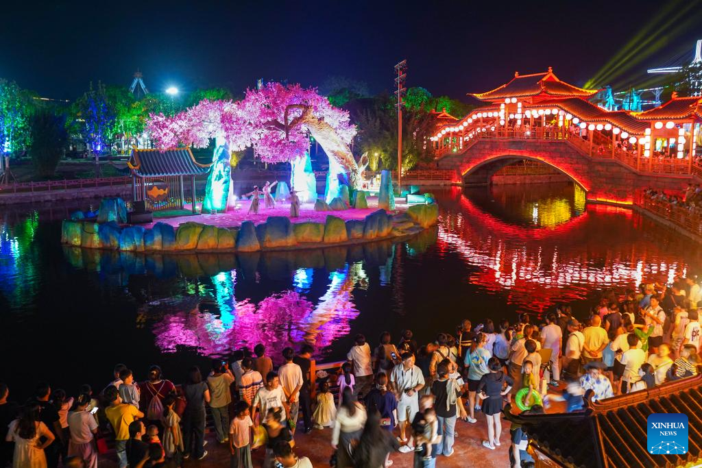 Heatwaves during summer vacation boost cooling economy across China